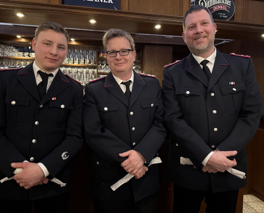 Neue Löschmeister sind: Nico Senff, Carsten Schulz und Sören Magens.
